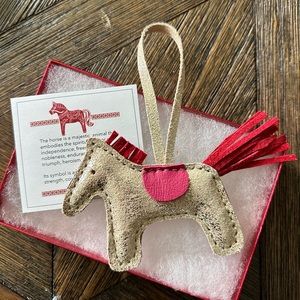 100% GENUINE LEATHER RODEO HORSE BAG
CHARM, GOLD/PINK/RED